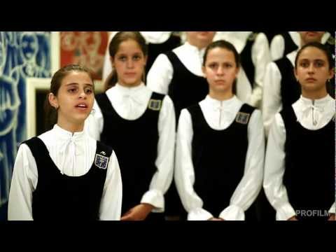 "FLOR DA NOITE" . Meninas Cantoras de Petrópolis