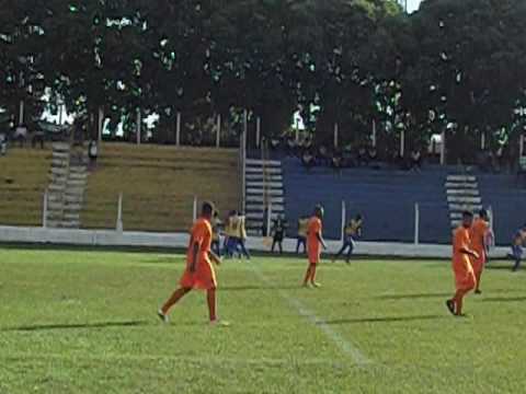 Gol de falta de  Douglas Gaucho  Guariba x Raça  04/06 2016