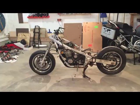 Removing Yamaha FJ1100 engine