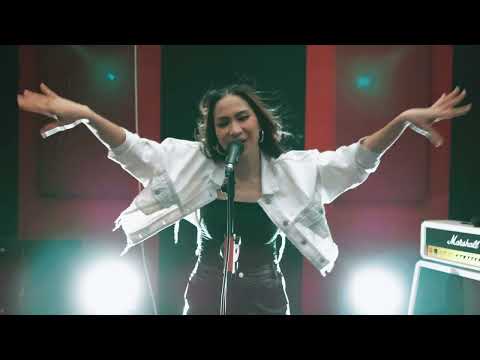 Wulan Alora - Madu Merah (Studio Session)