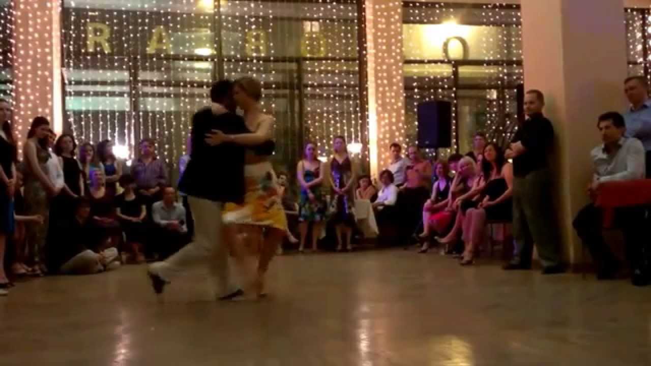 Anna Zyzina Performing with Özgür Karahan in El Calor Moscow