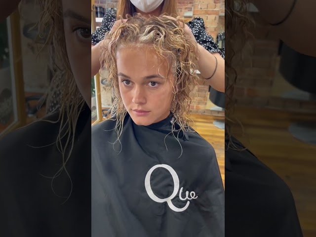 Vídeo relacionado con Christophe Robin New Luscious Curl Cream with Chia Seed Oil 150ml