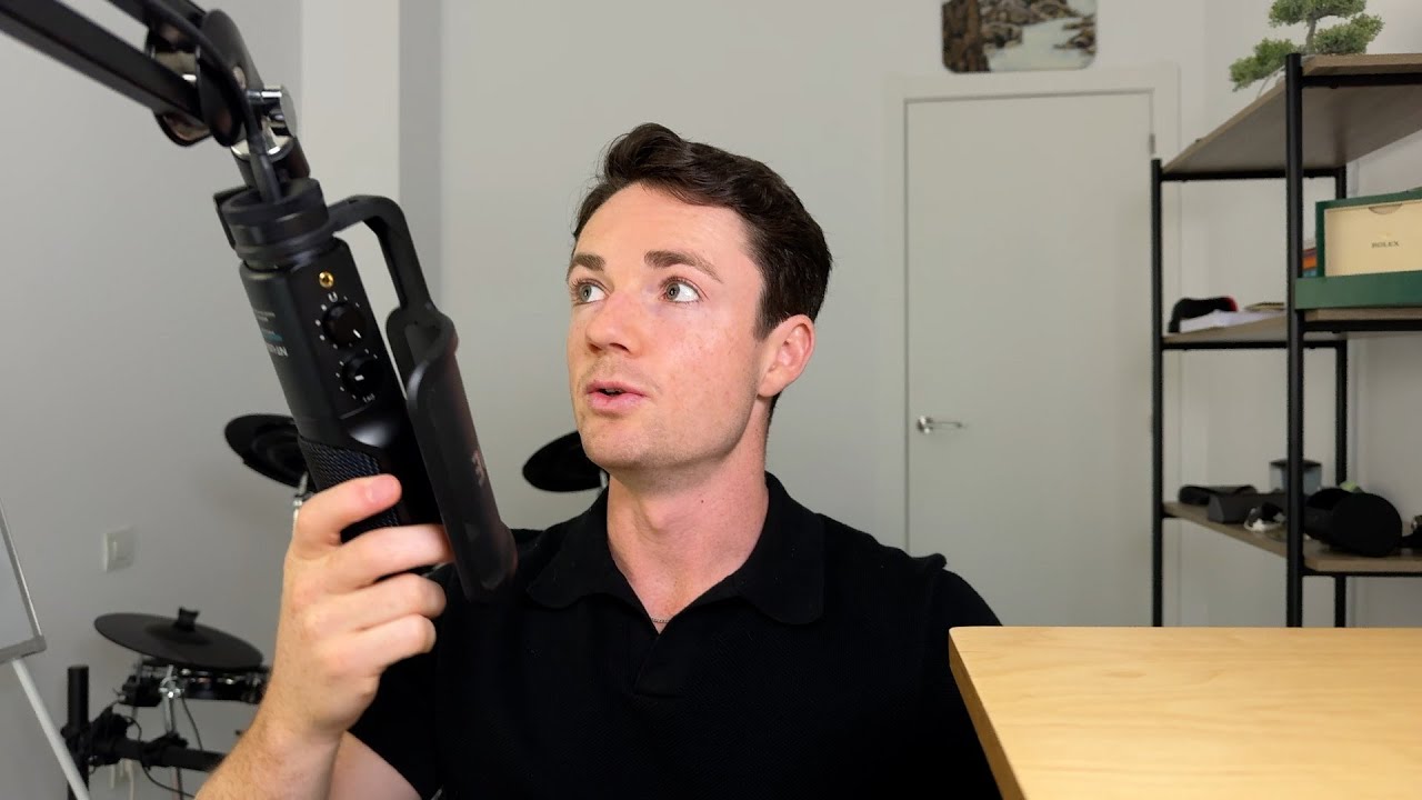 I locked myself in my childhood bedroom until I made $10k in a month with SMMA