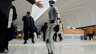 Çinli Unitree, kokpitli dönüşebilen insansı 'mecha' robotunu tanıttı