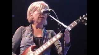 Tanya Donelly - Slow Dog (Live @ Islington Assembly Hall, London, 25/09/14)