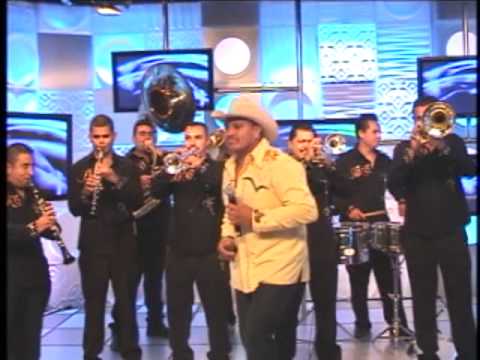 BETO CAMPOS CANTA 'LA SERENATA'   EN 