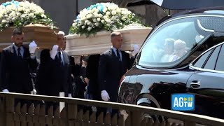 A Genova i funerali di Monica Montefalcone e della figlia Giorgia Sommacal: le immagini