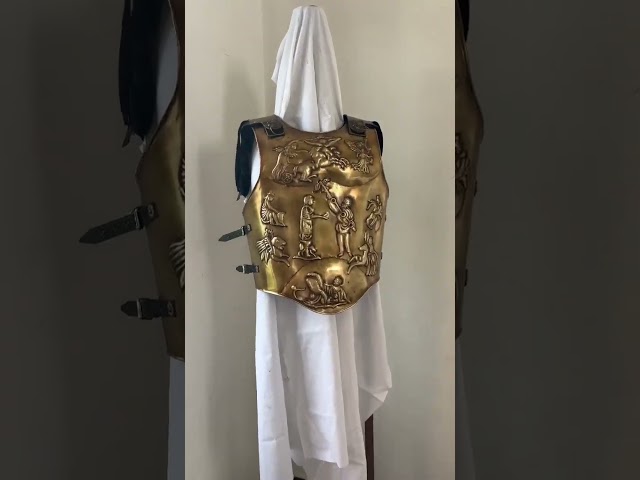 Vídeo relacionado con Nautical Replica Hub Armadura medieval romana del cuerpo griego del músculo de la cuirass acabado de
