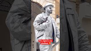 The pigeons are obedient.🫡🕊 #valentinethestatue #silvermanstatue #pigeon