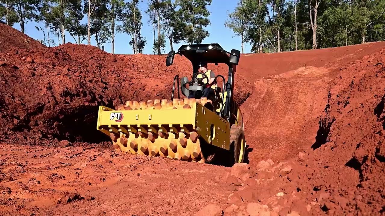 Cat CP7 Padfoot Vibratory Soil Compactor with ROPS/FOPS Canopy Configuration