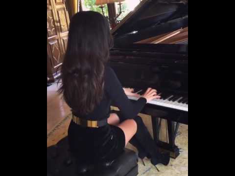 A BELA E TALENTOSA LOLA ASTANOVA