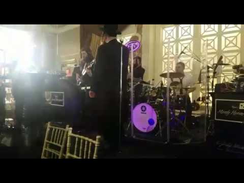 Shlome daskal and yedidim choir with Mendy Hershkowitz orchestra getting a wedding in the air...