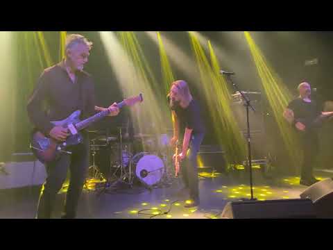 ESTRA -Soffochi? - live @New Age Roncade  dicembre 2025