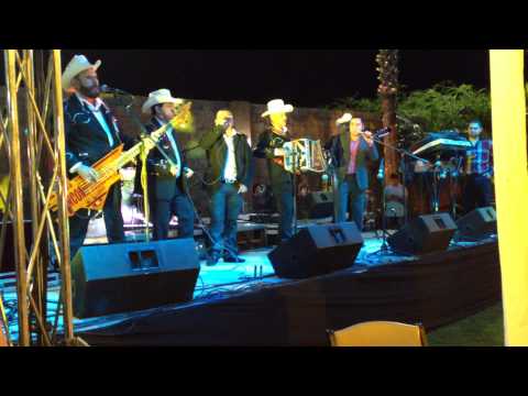 Incomparables de Tijuana y Los Nuevos Rebeldes - Amor En Cantidades