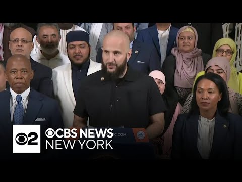 Ex-NYC City Hall aide to plead guilty to conspiracy charge