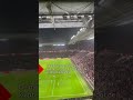 Verongelukte PSV-supporter krijgt applaus ❤️ | #shorts