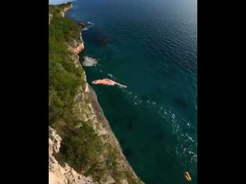 Cliff Jumping Hawaii 2.0 - 80 Foot Jump!