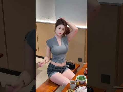 She Ate Noodles Alone on a Corner—And It Felt So Peaceful AI Girl | #quietmoment#streetclip,