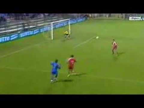 Robert Acquafresca - goals and skill