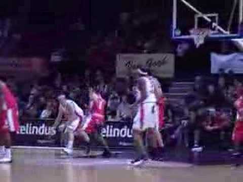 09 15-12-07 BCO-Gent - Opnieuw de score van Chuck Davis.mpg