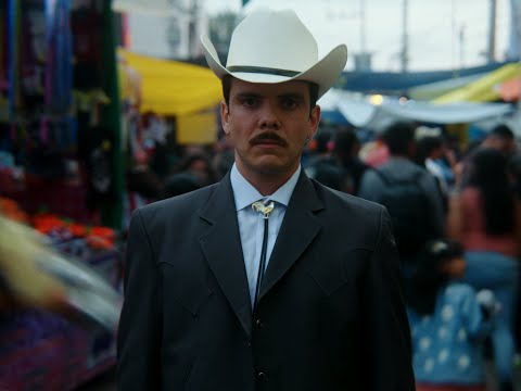 Simpson Ahuevo & Los de la 4 - Entre Las Nubes (Video Oficial)