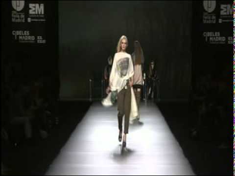 Desfile ION FIZ "Foreigners"