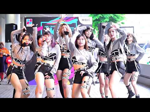170520 'The Empress' - 'WEE WOO'(PRISTIN) @ MBK JK Street Cover Party 2017