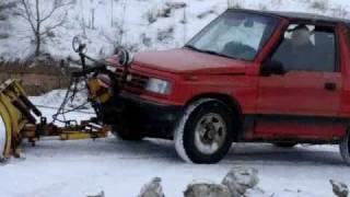 preview picture of video 'Cheap Snow Plow, Geo Tracker with a Meyer 6' plow'