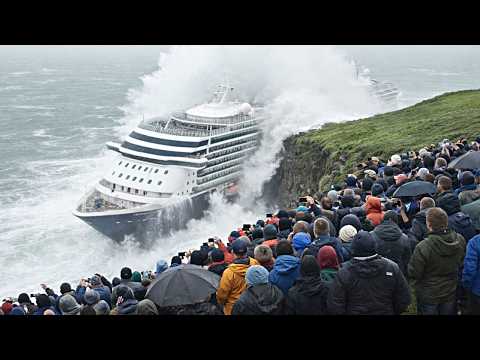 Cruise Ships VS Monster Waves in Mega Storms