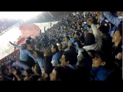 "la hinchada de belgrano en el monumental festejando el triunfo" Barra: Los Piratas Celestes de Alberdi • Club: Belgrano