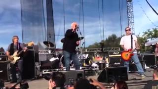 Guided by Voices "Wished I Was a Giant" live @ Riot Fest, C