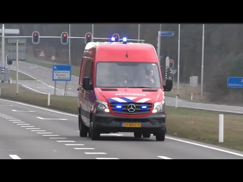 Rietdekkersteam Brandweer Kootwijkerbroek met spoed naar een brand in Drempt