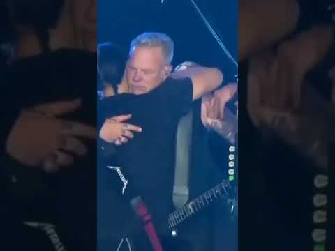 I cried seeing this, I love you papa Hetfield 😭 #jameshetfield #metallica #monkband #rockstar