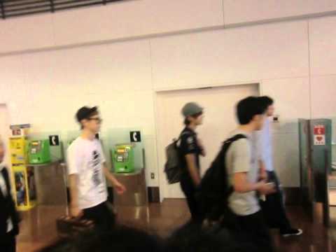 120815 SHINee at Haneda Airport