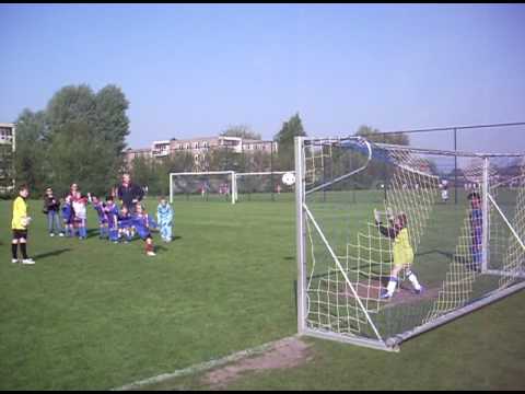 Berend neemt penalty voor F8