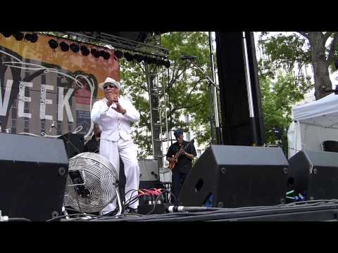 Roland Johnson à la St Louis Bluesweek 2013 - Try a little tenderness