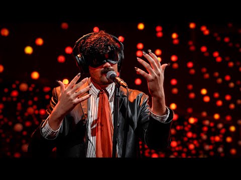 Model/Actriz – Vespers (Live on KEXP)