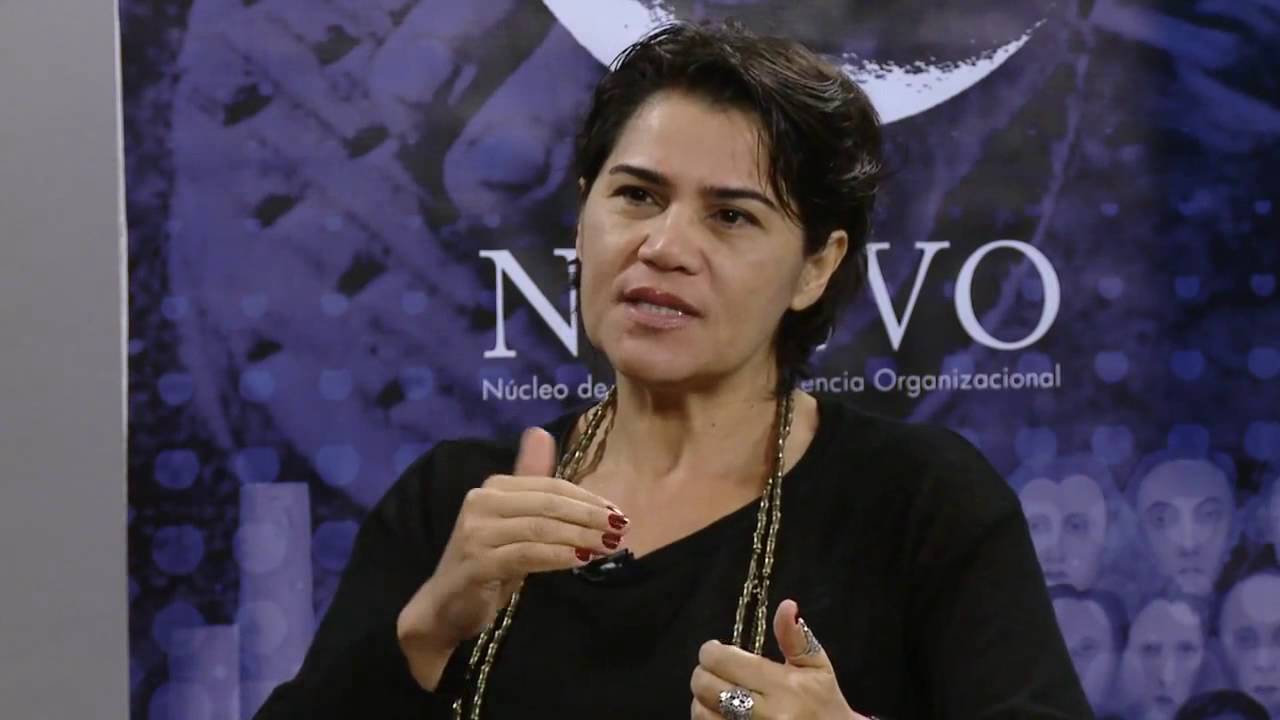 Berenice discute o que é gênero.