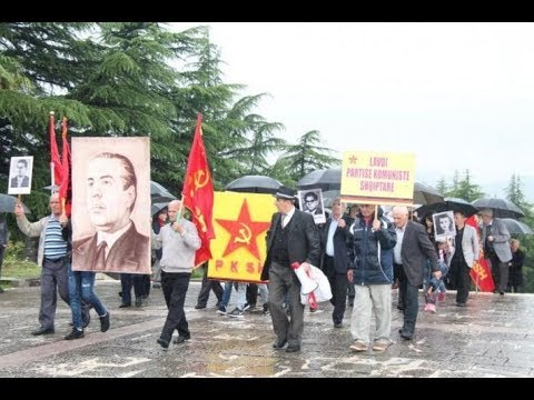 Sherr për Enver Hoxhën, përplasje fizike tek Varrezat e Dëshmorëve