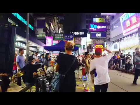 Ночной Гонконг и уличные музыканты