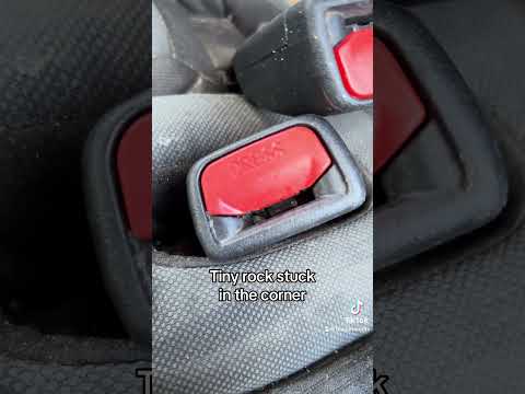 Seat belt receiver buckle not working. Found a little rock blocking it. #seatbelt #stuck #receiver