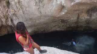 preview picture of video 'Canyoning in Somoto Canyon - Nicaragua - Jumping into the river'