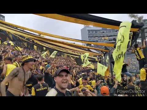 "Hinchada De Peñarol vs Hijos" Barra: Barra Amsterdam &bull; Club: Peñarol