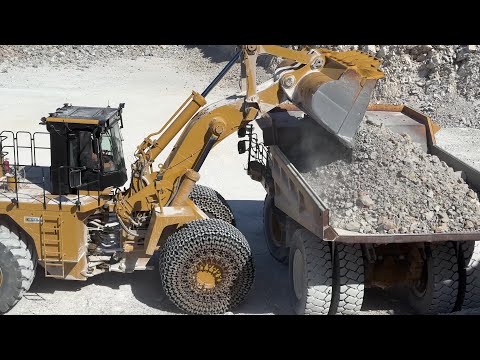 Caterpillar 992K Wheel Loader Loading Caterpillar 777F Dumpers - Interkat SA - 4K