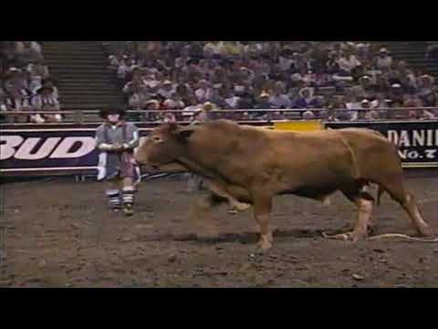 Donald Owens vs Shotgun Red - 97 PBR Kansas City (84 pts)
