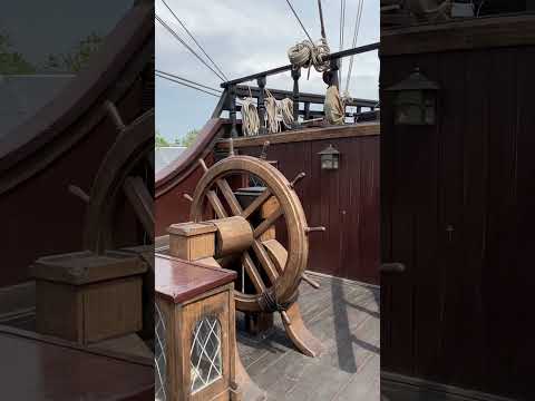 On est montés sur le bateau de Pirates des Caraïbes !