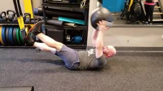 TRX - Toy soldier med ball situp
