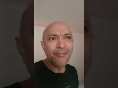 O cantor Beto Barbosa aqui d Guarabira,  Paraíba, d nada, começou a amassar Latinha, e quebrar tijol