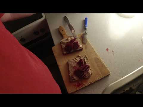 MongoTV_6674 - Min Natmad - RUGBRØD Med Tulip BACON-LEVERPOSTEJ Med RØDBEDER