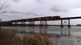 preview picture of video 'CP Holiday Train at Trenton (29NOV2014)'